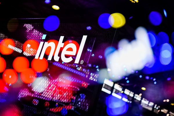 Intel突然殺死兩大業(yè)務(wù),！新CEO兩年連揮9刀 擠出15億美元