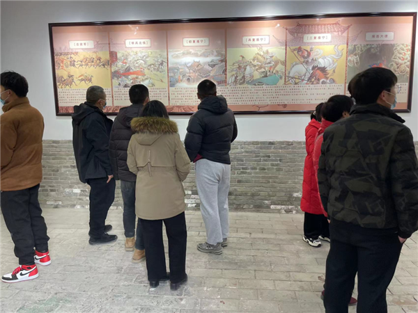 游客岳飛觀高喊“還我河山” 砸打秦檜像：景區(qū)已報(bào)警