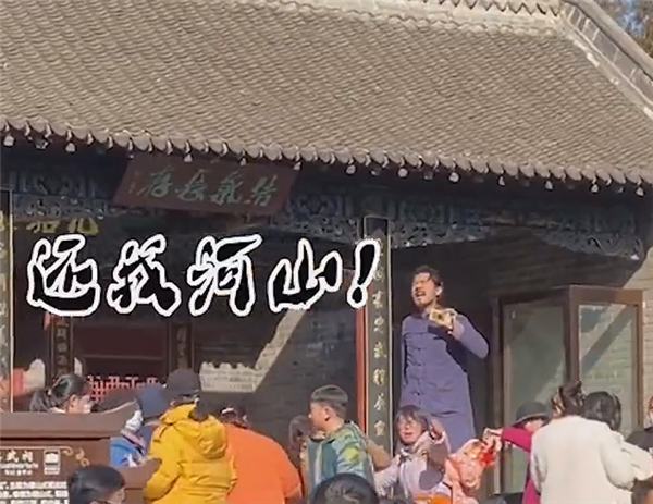 游客岳飛觀高喊“還我河山” 砸打秦檜像：景區(qū)已報(bào)警