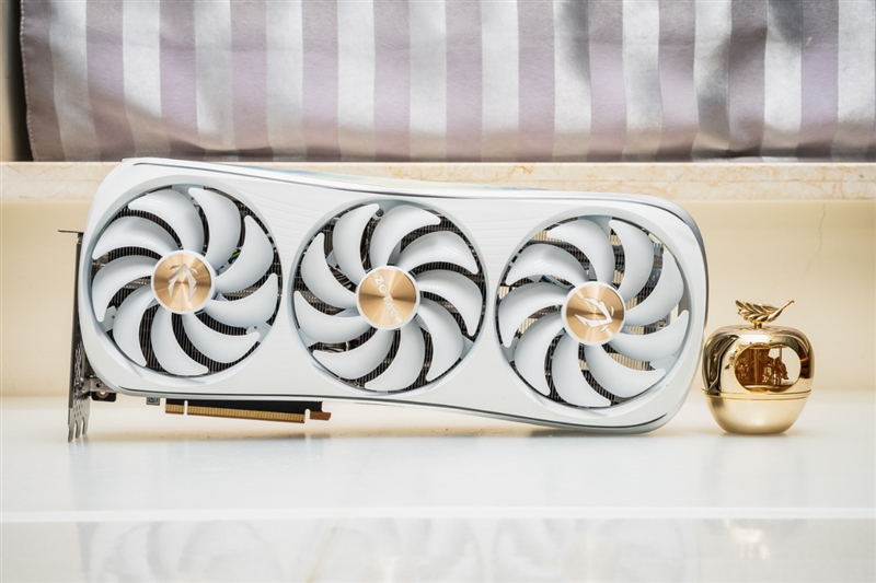 索泰RTX 4090月白深度測試：鎖定年度旗艦,！A卡沒得玩了